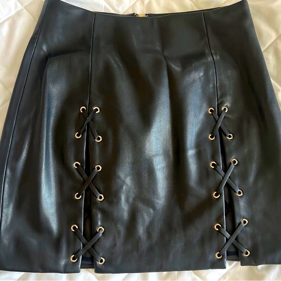 Bebe 2 piece set - Picture 1 of 6